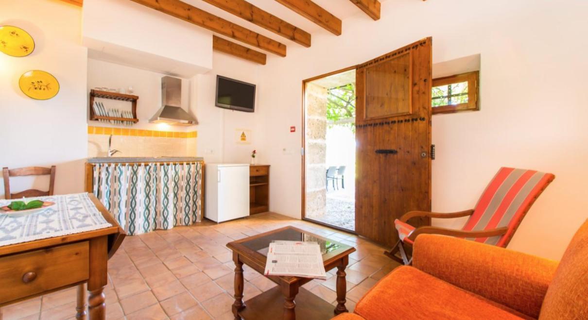 Ses Cases Noves Farm stay *