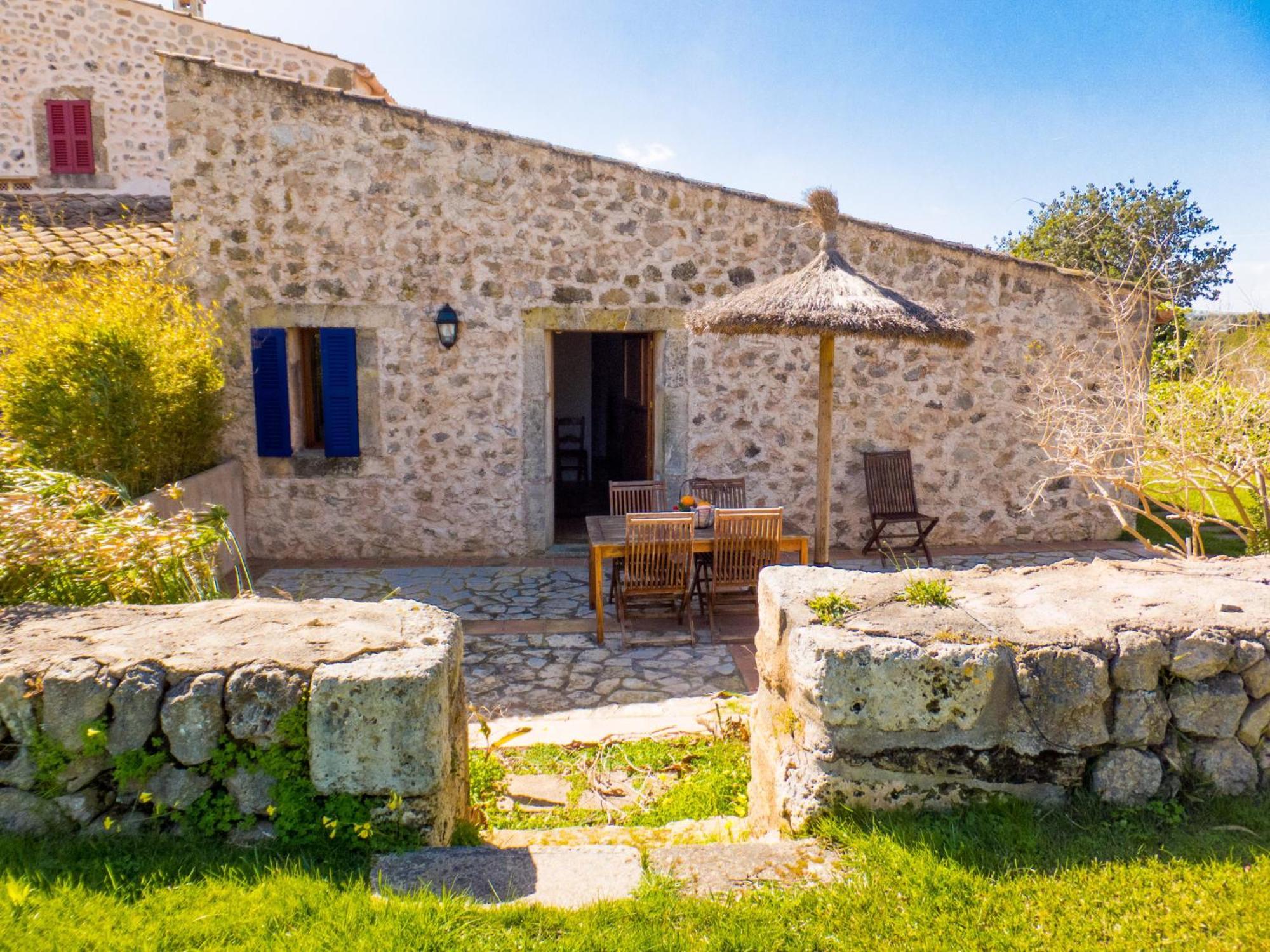 Ses Cases Noves Farm stay *